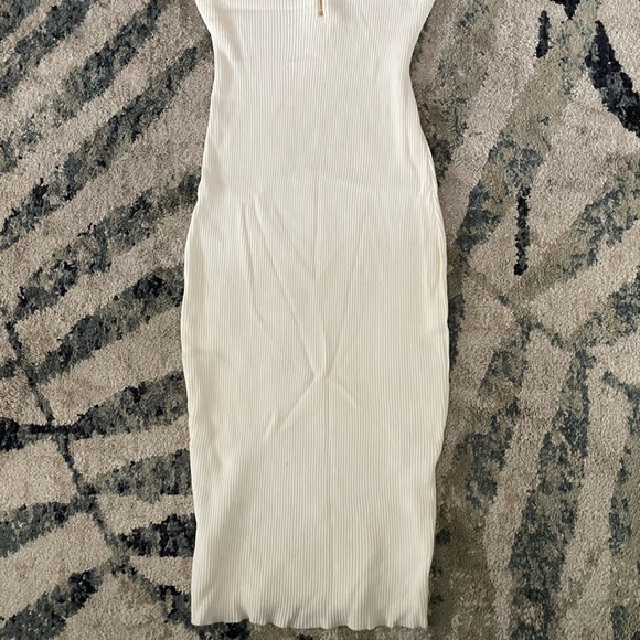 NWT❤️ HERA Tight Fitting Cream Ribbed Dress - Picture 4 of 9